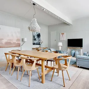 Sanders Secret - Pleasant Three-bedroom Townhouse Near Main Attractions Holiday home Copenhagen