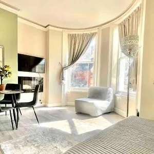 2 Minutes From Sea Front Apartment Brighton